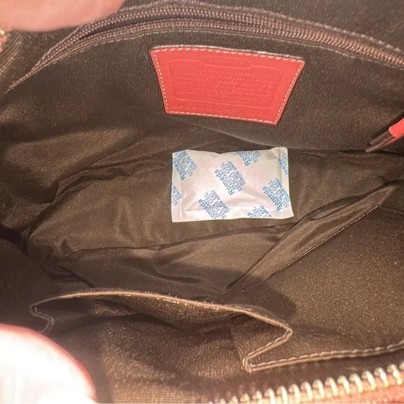 Coach. Hamilton Salmon Pink Coach bag. - Picture 8 of 11